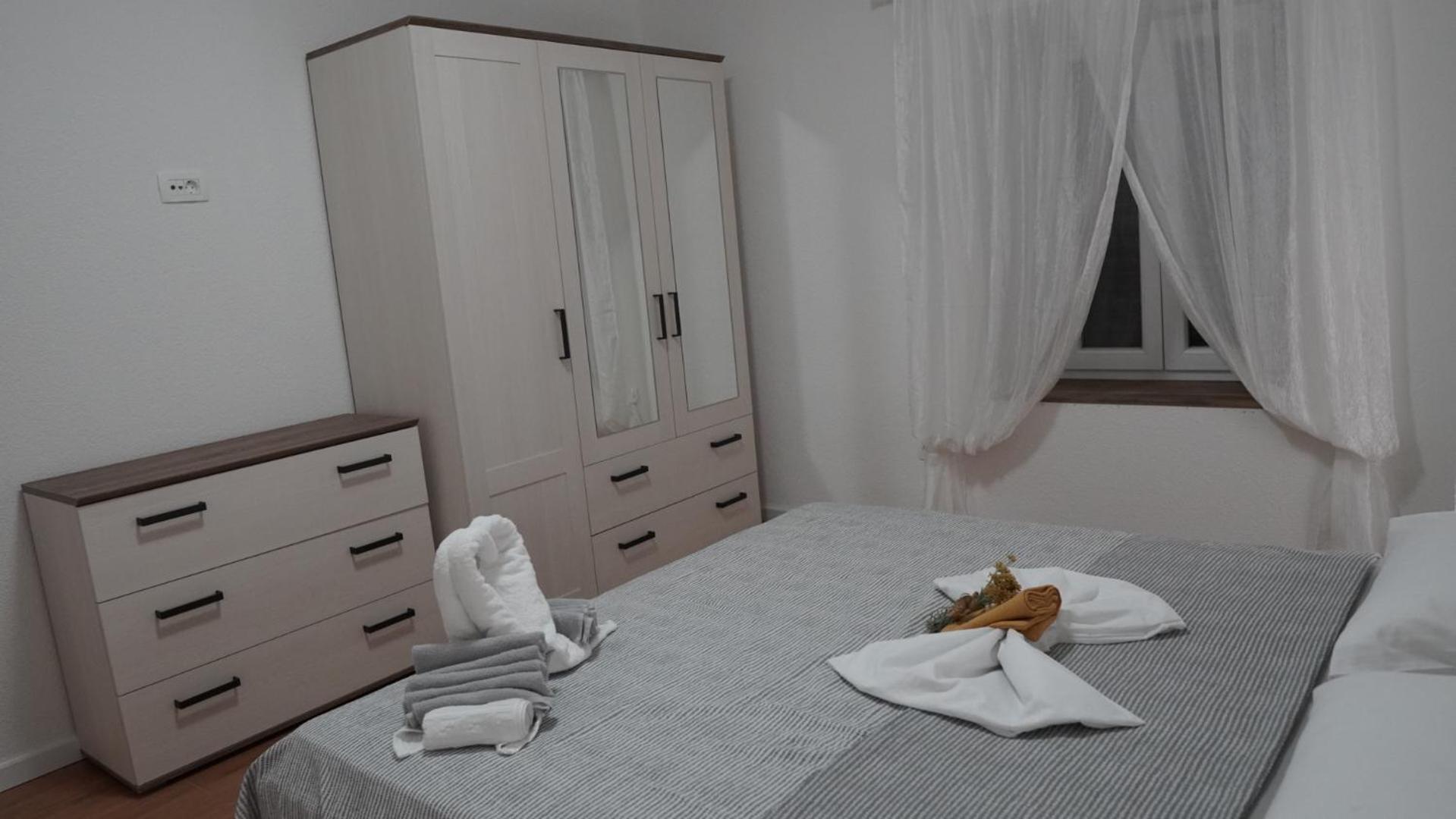 Apartmani Tripalo إيموتسكي الغرفة الصورة